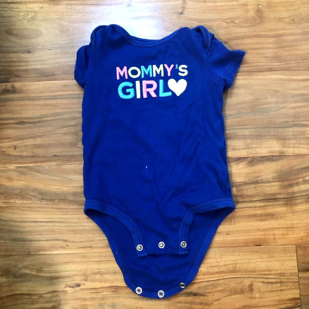 MOMMY'S GIRL ONESIE (10 for $15)